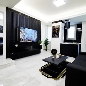 Apartment Italian Fashion - Luxurious Marble City Center, Milan